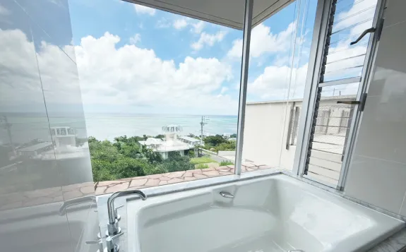 沖縄恩納村の貸切ヴィラONNA RESORT Nakadomariのバスルーム3